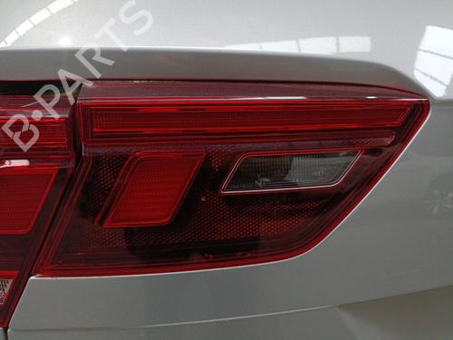 Venstre baglygte bagklap VW TIGUAN (AD1, AX1) 2.0 TDI (150 hp) 31337563
