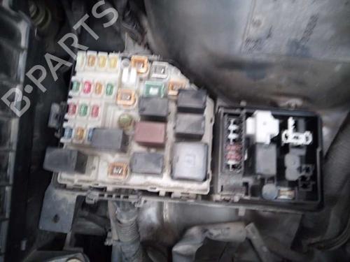 Caja reles / fusibles TOYOTA RAV 4 II (_A2_) [2000-2005]  6896100