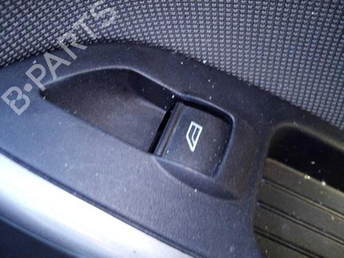 Used Right front window switch FORD FOCUS III 1.6 TDCi (115 hp) 17008583