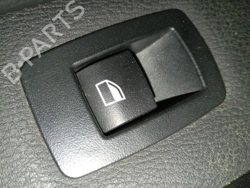Venstre bagtil elrude kontakt Venstre bagtil elrude kontakt BMW X1 (F48) xDrive 20 d (190 hp) 36807981 36807981