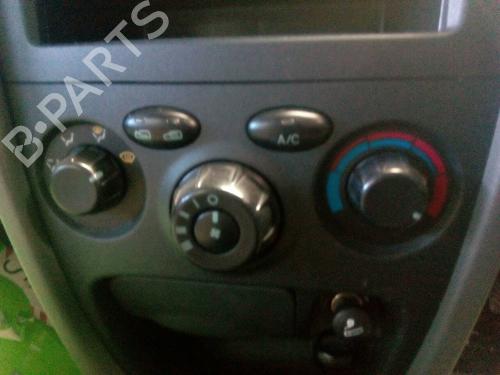 Used Climate control HYUNDAI SANTA FÉ I (SM) 2.0 CRDi 4x4 (113 hp) 7554518