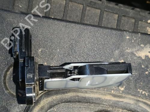 luftmassemaler-lexus-ux-_aa1_-_ah1_-_ma1_-2018-31966453 main image
