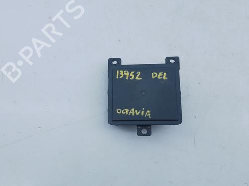 Używane Moduł elektroniczny SKODA OCTAVIA IV Combi (NX5, PV5) 1.4 TSI RS iV (150 hp) 30588228