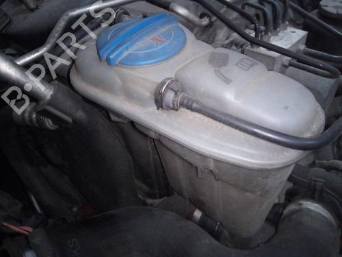 Used Expansion tank AUDI A4 B8 Avant (8K5) 2.0 TDI (143 hp) 9451662