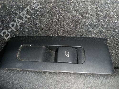 Used Right rear window switch Right rear window switch VOLVO XC40 (536) B3 Mild-Hybrid (163 hp) 40079817 40079817