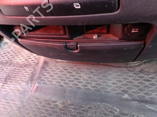 Used Glove box Glove box 37232717 37232717