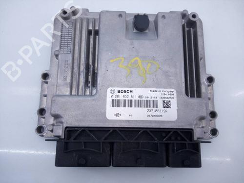 Used Engine control unit (ECU) DACIA LOGAN Pickup (US_) 1.5 dCi (75 hp) 8884134