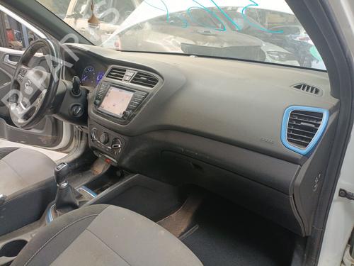 Used Dashboard HYUNDAI i20 II (GB, IB) 1.2 (84 hp) 27362115