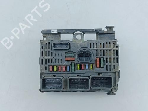 Boîte à Fusibles PEUGEOT 407 (6D_) 2.0 (6DRFNB, 6DRFNE) (136 hp) 30408280