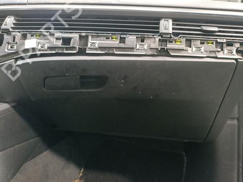 glove-box-audi-a4-b9-8w2-8wc-2015-40259898 main image
