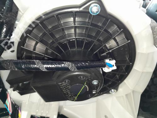 Used Heater blower motor MAZDA 3 Hatchback (BP) 2.0 SKYACTIV-G M Hybrid (122 hp) 24869247