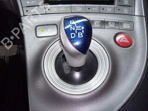 Used Gear lever TOYOTA PRIUS (_W3_) 1.8 Hybrid (ZVW3_) (99 hp) 10384439