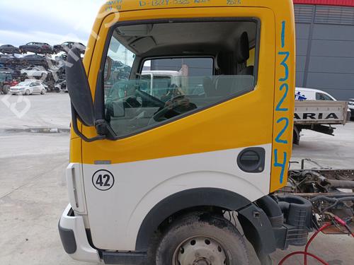 Used Left front door RENAULT TRUCKS Maxity [2007-2025]  29138429