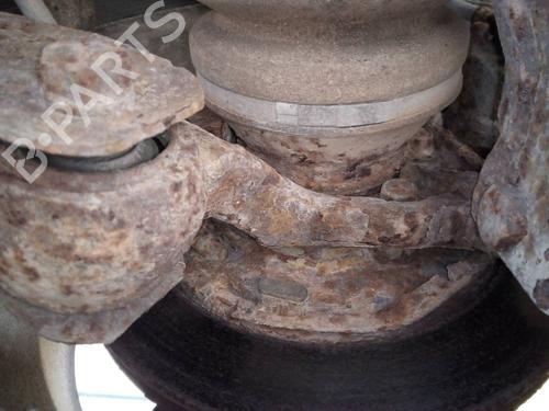 Used Right rear steering knuckle MITSUBISHI PAJERO III (V7_W, V6_W) 3.2 Di-D (V68W) (160 hp) 17920895