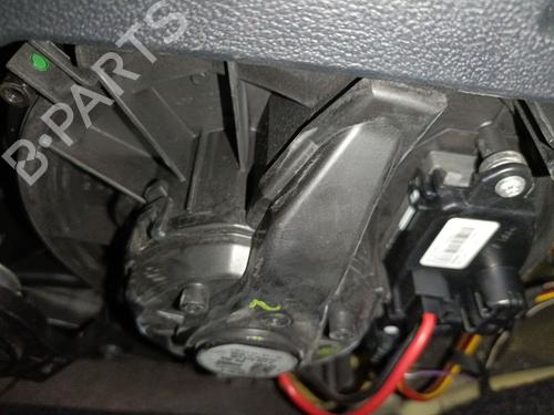 Used Heater blower motor VW TIGUAN (AD1, AX1) 2.0 TDI (150 hp) 29943705