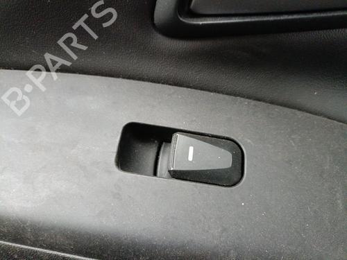 Mando elevalunas delantera derecho HYUNDAI ix35 (LM, EL, ELH) 1.7 CRDi (116 hp) 31247074
