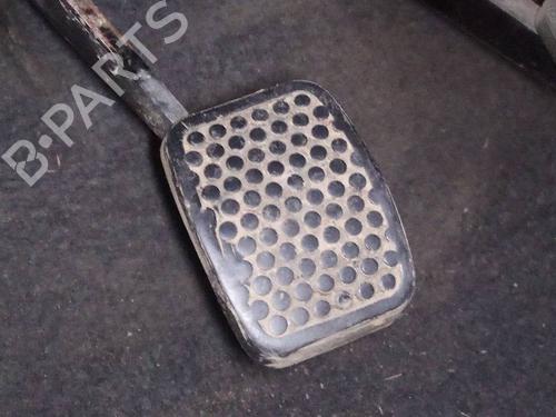 Used Clutch pedal SUZUKI GRAND VITARA I (FT, HT) 2.0 HDI 110 16V 4x4 (SQ420D, TD83V) (109 hp) 8788655