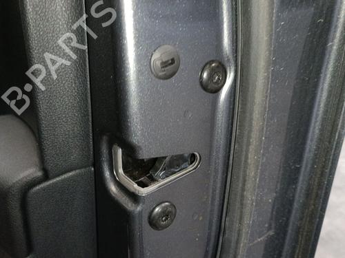 front-right-lock-skoda-karoq-nu7-nd7-2017-33436995 main image