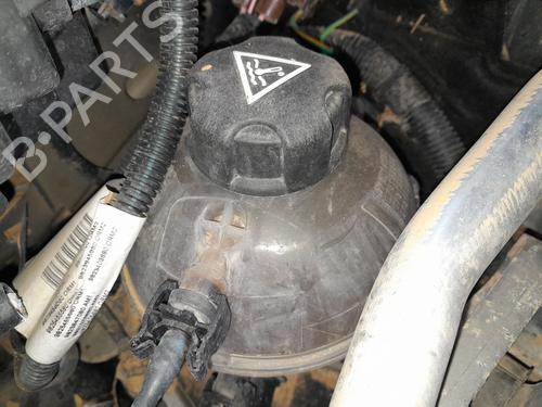 Used Expansion tank PEUGEOT 3008 II SUV (MC_, MR_, MJ_, M4_) [2016-2025]  23957715