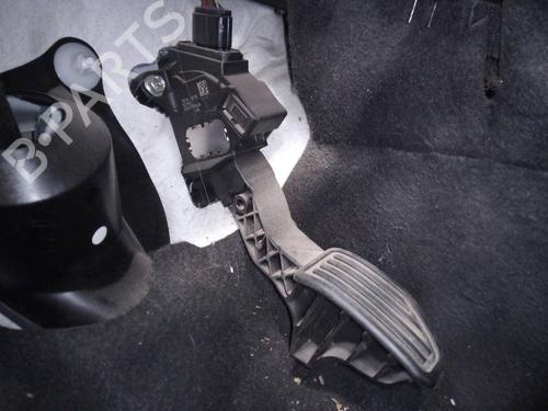 Used Pedal TOYOTA YARIS (_P13_) 1.5 Hybrid (NHP130_, NHP130) (101 hp) 13400720