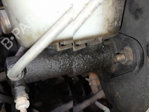 Used Brake master cylinder NISSAN TERRANO II (R20) 2.7 TDi 4WD (125 hp) 26321114