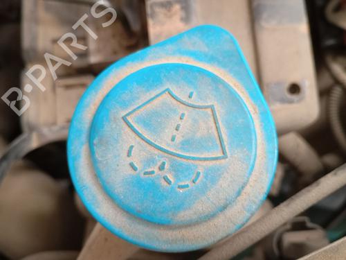 Used Windscreen washer tank Windscreen washer tank SUZUKI GRAND VITARA II (JT, TE, TD) 1.9 DDiS All-wheel Drive (JT419, TD44, JB419WD, JB419XD,... (129 hp) 39955606 39955606