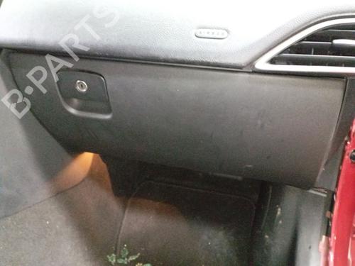 Handskerum JAGUAR XE (X760) 2.0 D (180 hp) 31907096