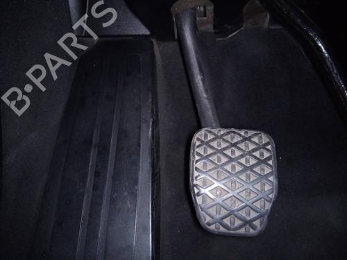 Used Clutch pedal BMW 5 (E60) 525 d (177 hp) 11281115