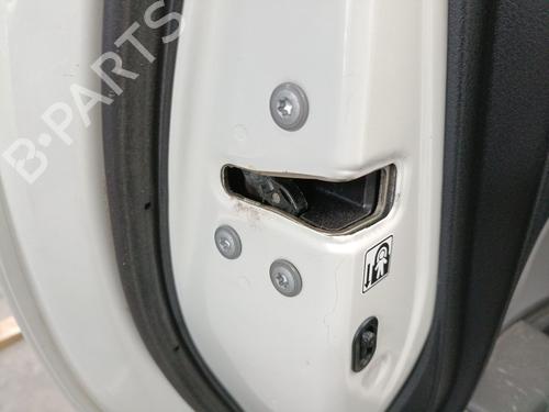 Used Rear left lock TOYOTA YARIS (_P13_) 1.5 Hybrid (NHP130_, NHP130) (101 hp) 24682661