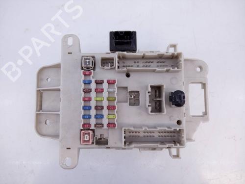 Used Fuse box TOYOTA RAV 4 II (_A2_) 2.0 4WD (ACA21, ACA20) (150 hp) 19304963