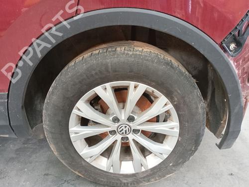 Aba guarda lamas trás esquerda VW TIGUAN (AD1, AX1) 1.4 TSI (125 hp) 31329426