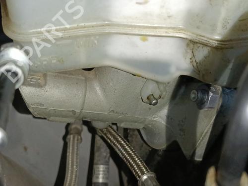 brake-master-cylinder-bmw-1-e87-2003-2004-2005-2006-2007-2008-2009-2010-2011-2012-2013-38873080 main image