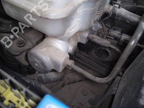 Used Brake master cylinder KIA SORENTO I (JC) 2.5 CRDi 4WD (140 hp) 13072434