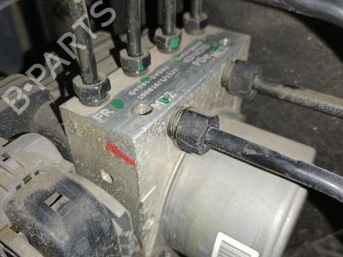 Used ABS pump HYUNDAI i30 (PDE, PD, PDEN) 1.0 T-GDI (120 hp) 29204871