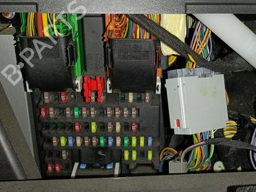 fuse-box-land-rover-discovery-sport-l550-2014-38621762 main image