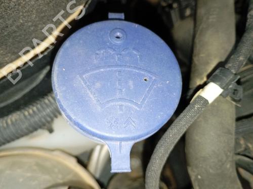 Used Windscreen washer tank PEUGEOT 2008 I (CU_) 1.2 THP 110 / PureTech 110 (110 hp) 31991104