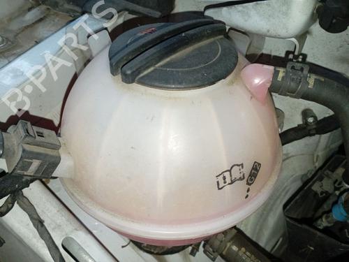 Ekspansjonstank AUDI Q3 (8UB, 8UG) 2.0 TDI (140 hp) 30641254