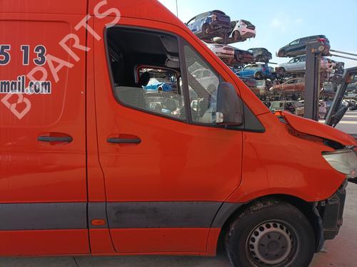 Used Right front door MERCEDES-BENZ SPRINTER 3,5-t Van (B907, B910) 314 CDI RWD (907.631, 907.633, 907.635, 907.637) (143 hp) 32078615