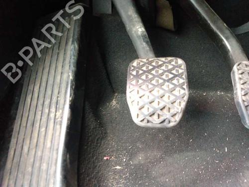 Used Clutch pedal BMW 1 (E87) 118 d (122 hp) 8786736