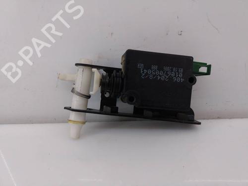 Tailgate lock LAND ROVER DISCOVERY III (L319) 2.7 TD 4x4 | BP7233704C101 