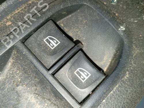 Interrupteur de vitre avant gauche RENAULT EXPRESS Box Body/MPV 1.5 Blue dCi 75 (F6AA) (75 hp) 28071707