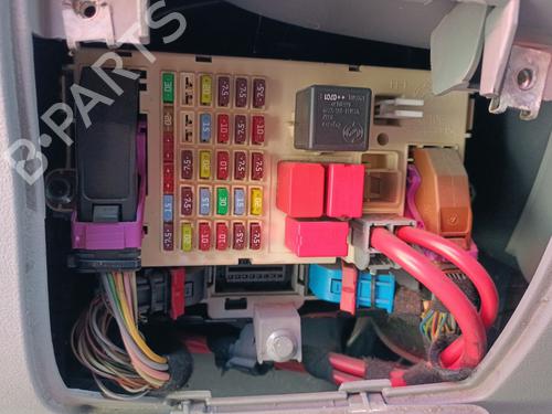 Used Fuse box PEUGEOT BOXER Van 2.2 HDi 100 (101 hp) 28035404