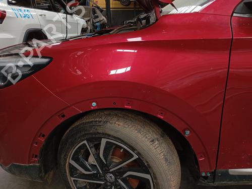 Guarda-lamas esquerdo MG MG ZS SUV (AZS1) 1.5 VTi (114 hp) 31073281