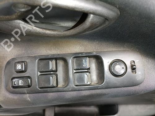 Used Left front window switch Left front window switch SUZUKI GRAND VITARA I (FT, HT) 2.0 HDI 110 16V 4x4 (SQ420D, TD83V, JA420WD) (109 hp) 34439482 34439482