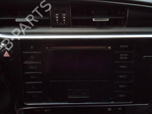 Used Radio Radio 18693642 18693642