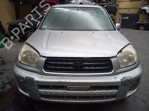 Luz central de freno TOYOTA RAV 4 II (_A2_) 1.8 (ZCA25_, ZCA26_, ZCA25W, ZCA26W) | BP17008891L11 