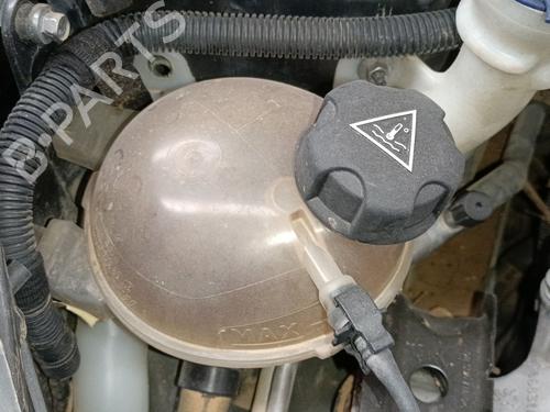 Used Expansion tank PEUGEOT 208 I (CA_, CC_) [2012-2021]  31175475