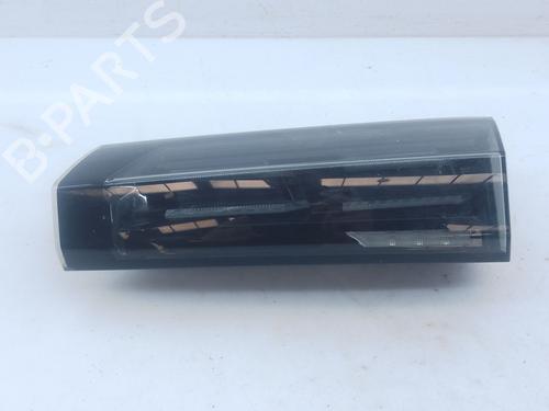 Used Right tailgate light Right tailgate light PEUGEOT 2008 II (UD_, US_, UY_, UJ_, UR_, UC_) 1.2 PureTech 130 (USHNS, URHNS) (130 hp) 30744596 30744596