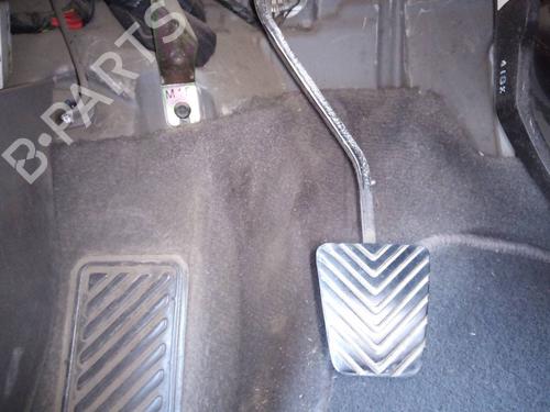 Used Clutch pedal HYUNDAI TUCSON (JM) 2.0 CRDi All-wheel Drive (113 hp) 11280627