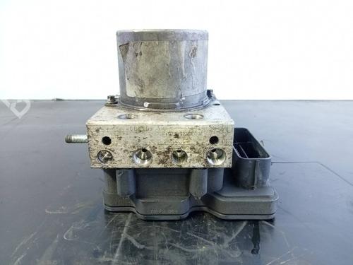 Used ABS pump RENAULT MASTER III Bus (JV) [2011-2025]  18153080